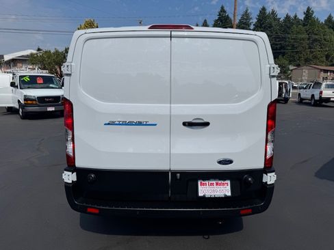Used 2023 Ford E-Transit image 28