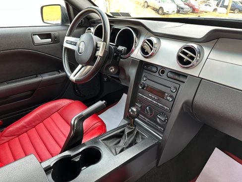 Used 2006 Ford Mustang GT image 13
