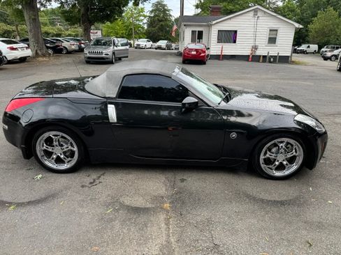 Used 2007 Nissan 350Z Roadster RWD image 6