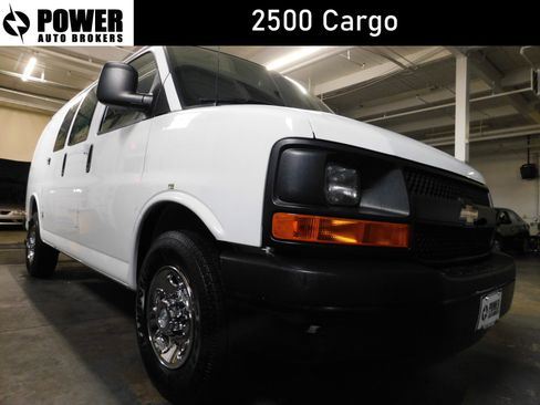 Used 2015 Chevrolet Express 2500 image 1