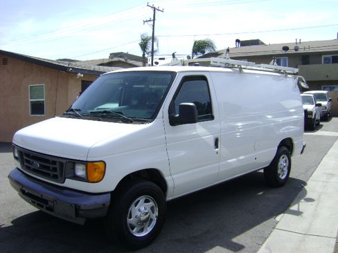 Used 2006 Ford E-350 and Econoline 350 image 4
