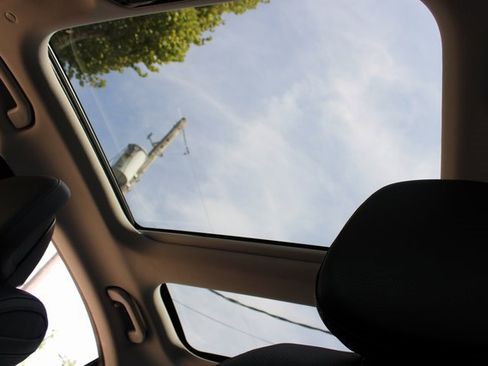 Used 2023 Mercedes-Benz C 300 image 18