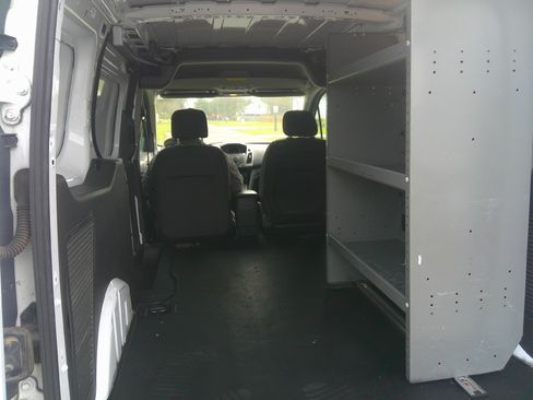 Used 2018 Ford Transit Connect XLT image 8