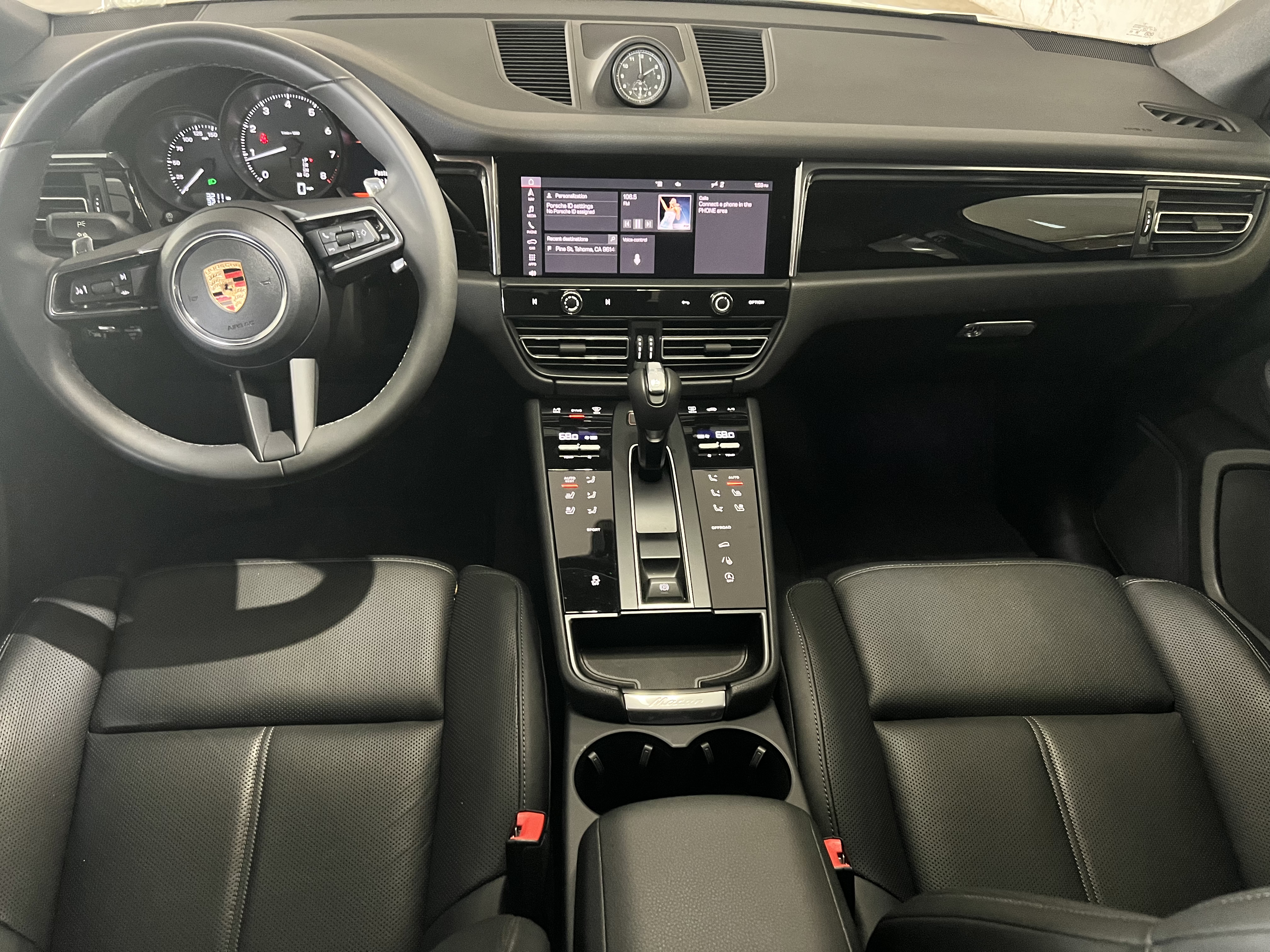 Used 2026 Porsche Macan UNAVAIL AWD/4WD image 13