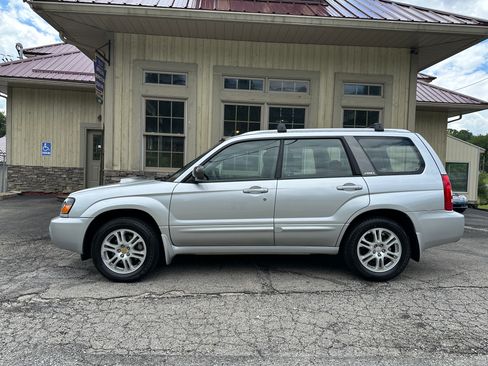 Used 2004 Subaru Forester 2.5XT AWD/4WD image 2
