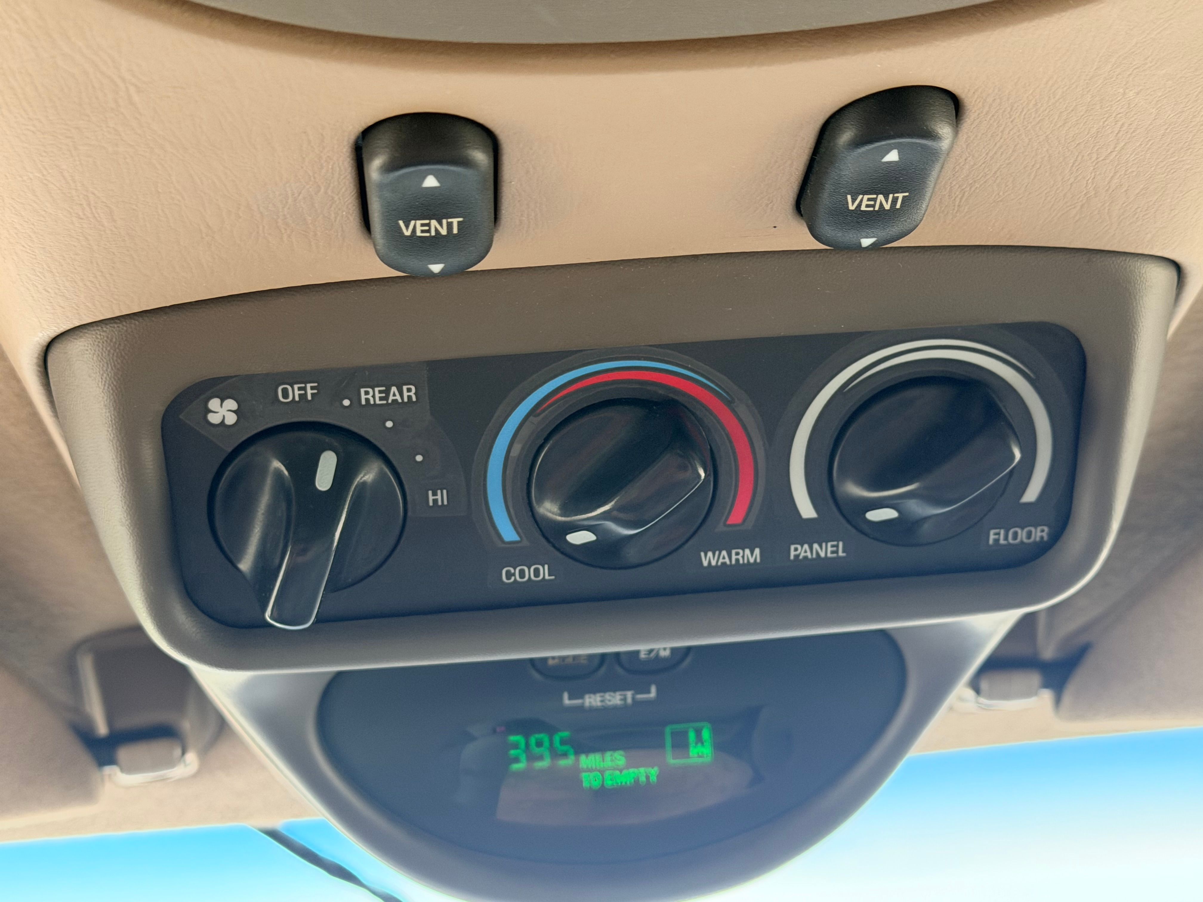 Used 2000 Ford Excursion 2WD XLT image 13