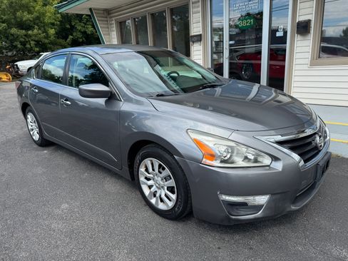 Used 2014 Nissan Altima 2.5 S FWD image 2