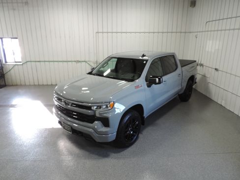 Used 2024 Chevrolet Silverado 1500 RST AWD/4WD image 17