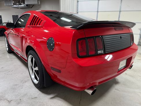 Used 2007 Ford Mustang GT Deluxe RWD image 7
