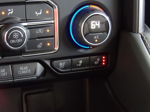 Used 2023 Chevrolet Tahoe 2WD Premier image 37