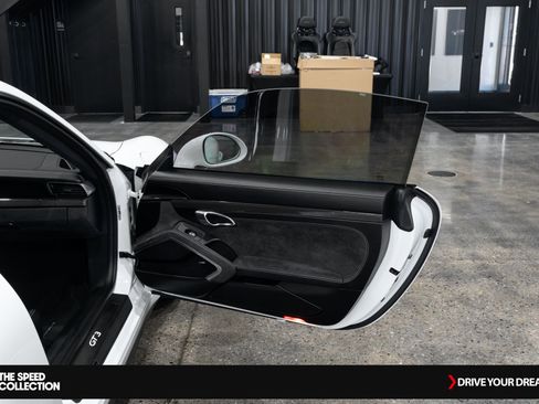 Used 2018 Porsche 911 GT3 image 16