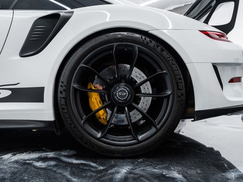 Used 2019 Porsche 911 GT3 RS Coupe RWD image 44