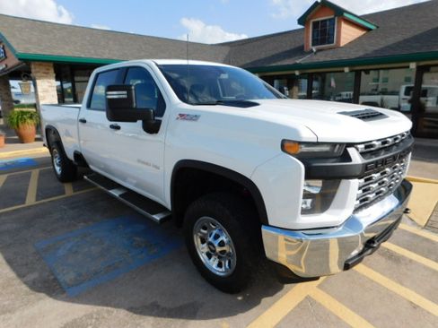 Used 2020 Chevrolet Silverado 2500 4x4 Crew Cab W/T image 2