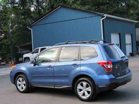 Used 2016 Subaru Forester 2.5i Premium AWD/4WD image 6