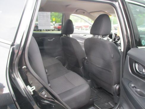 Used 2020 Nissan Rogue FWD SV 2.5L 4-Cyl SUV image 27
