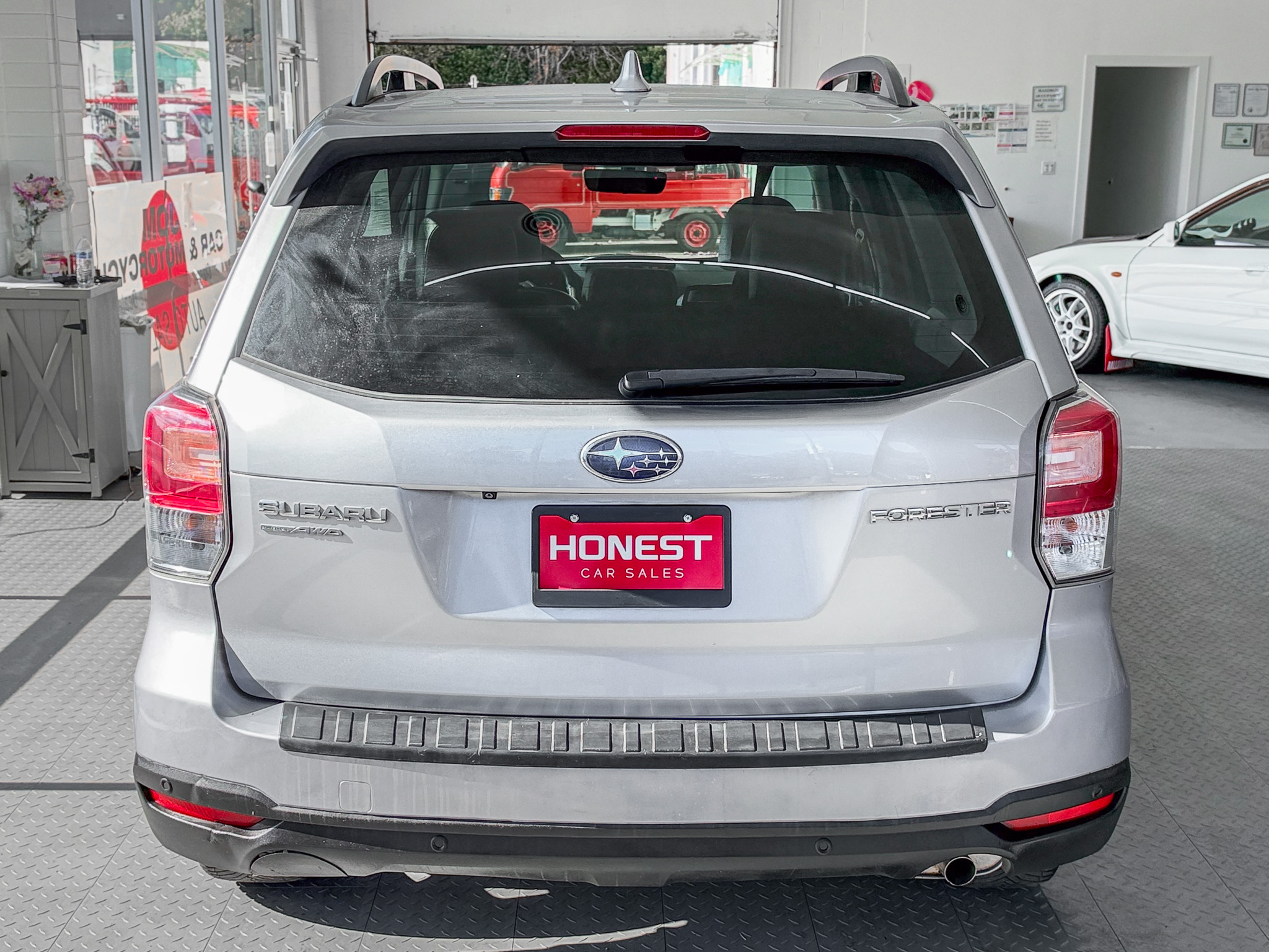 Used 2017 Subaru Forester 2.5i Touring AWD/4WD image 5