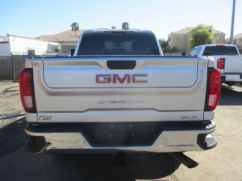 Used 2022 GMC Sierra 2500 SLE image 8