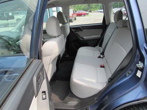 Used 2014 Subaru Forester 2.5i AWD/4WD image 16