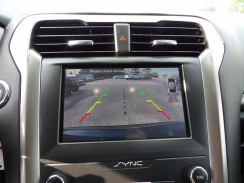 Used 2019 Ford Fusion SE FWD image 10