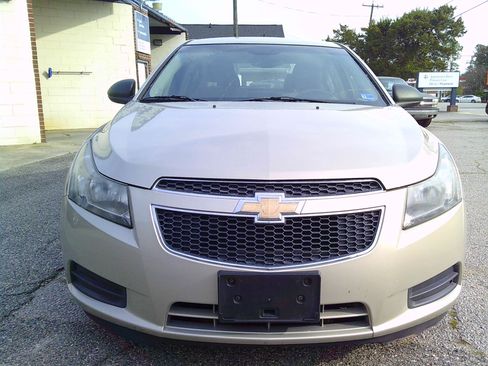 Used 2012 Chevrolet Cruze LS image 2