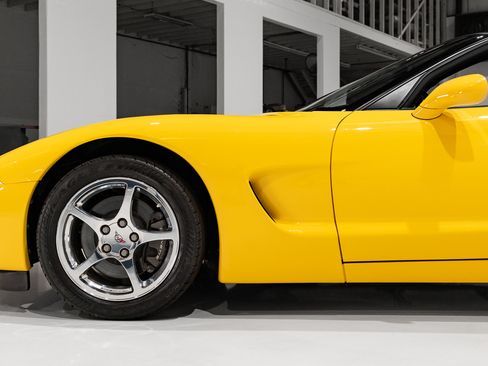 Used 2002 Chevrolet Corvette image 11