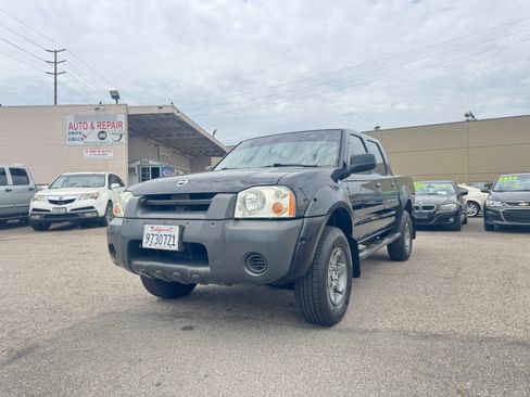 Used 2002 Nissan Frontier 2WD Crew Cab image 2