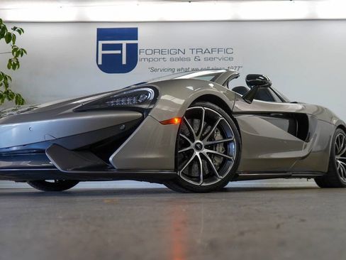 Used 2020 McLaren 570S image 3