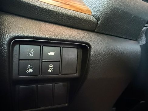 Used 2017 Honda CR-V Touring image 14