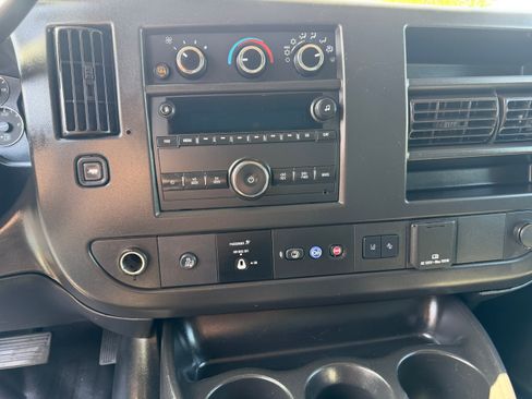 Used 2020 Chevrolet Express 2500 image 17