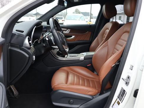 Used 2022 Mercedes-Benz GLC 300 image 12