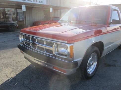 Used 1993 Chevrolet S10 Pickup LS image 9