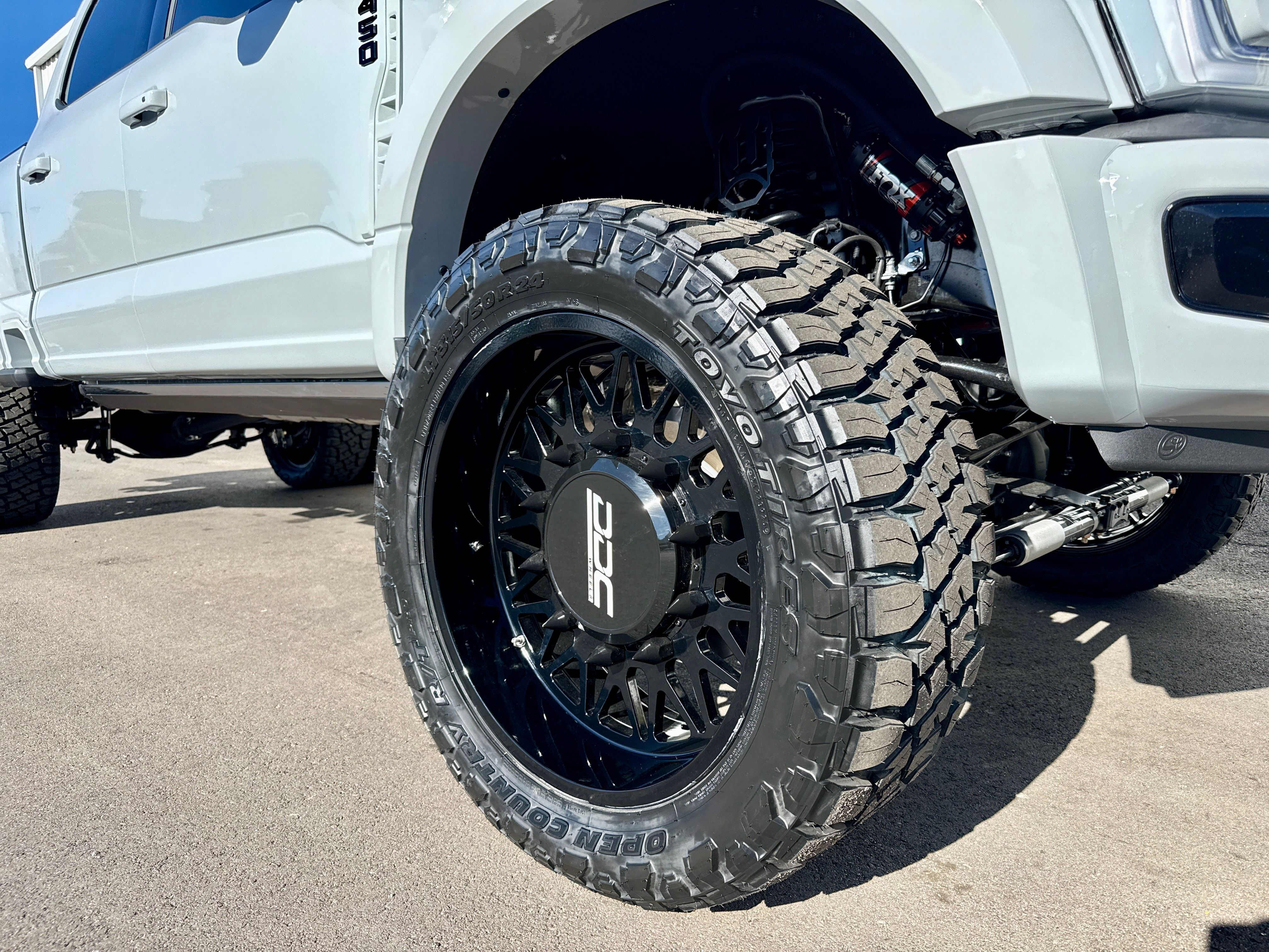 Used 2026 Ford F450 4x4 Crew Cab Super Duty image 4