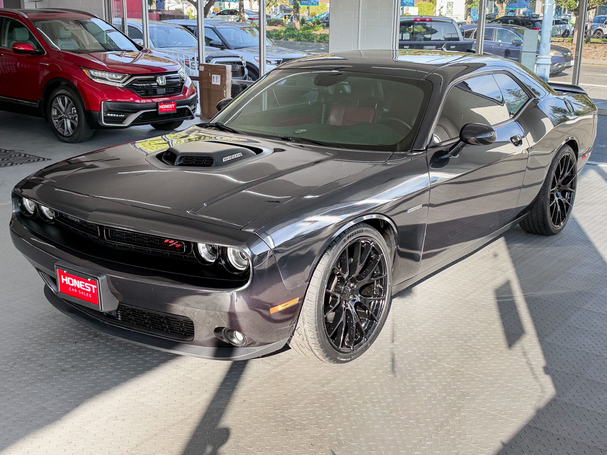 Used 2016 Dodge Challenger R/T RWD image 3