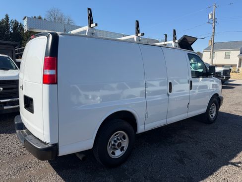 Used 2020 GMC Savana 2500 image 5