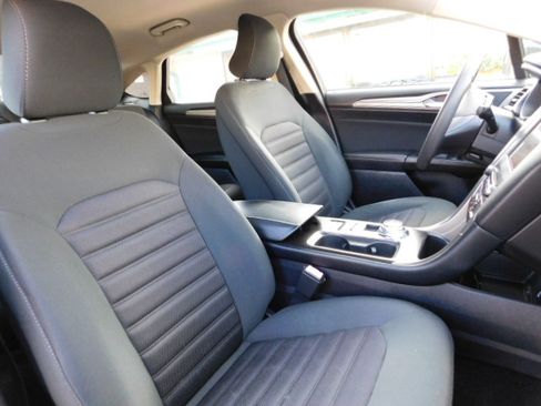 Used 2018 Ford Fusion SE image 23
