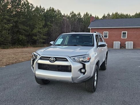 Used 2022 Toyota 4Runner SR5 Premium image 1