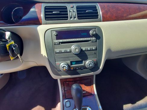 Used 2007 Buick Lucerne CXS image 11