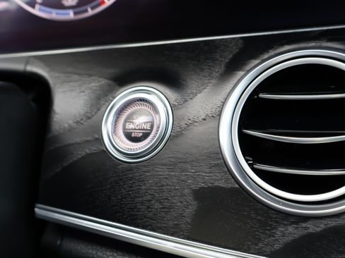 Used 2020 Mercedes-Benz E 450 image 30