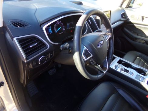 Used 2021 Ford Edge SEL image 12