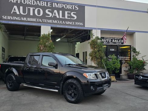 Used 2012 Nissan Frontier SV image 17