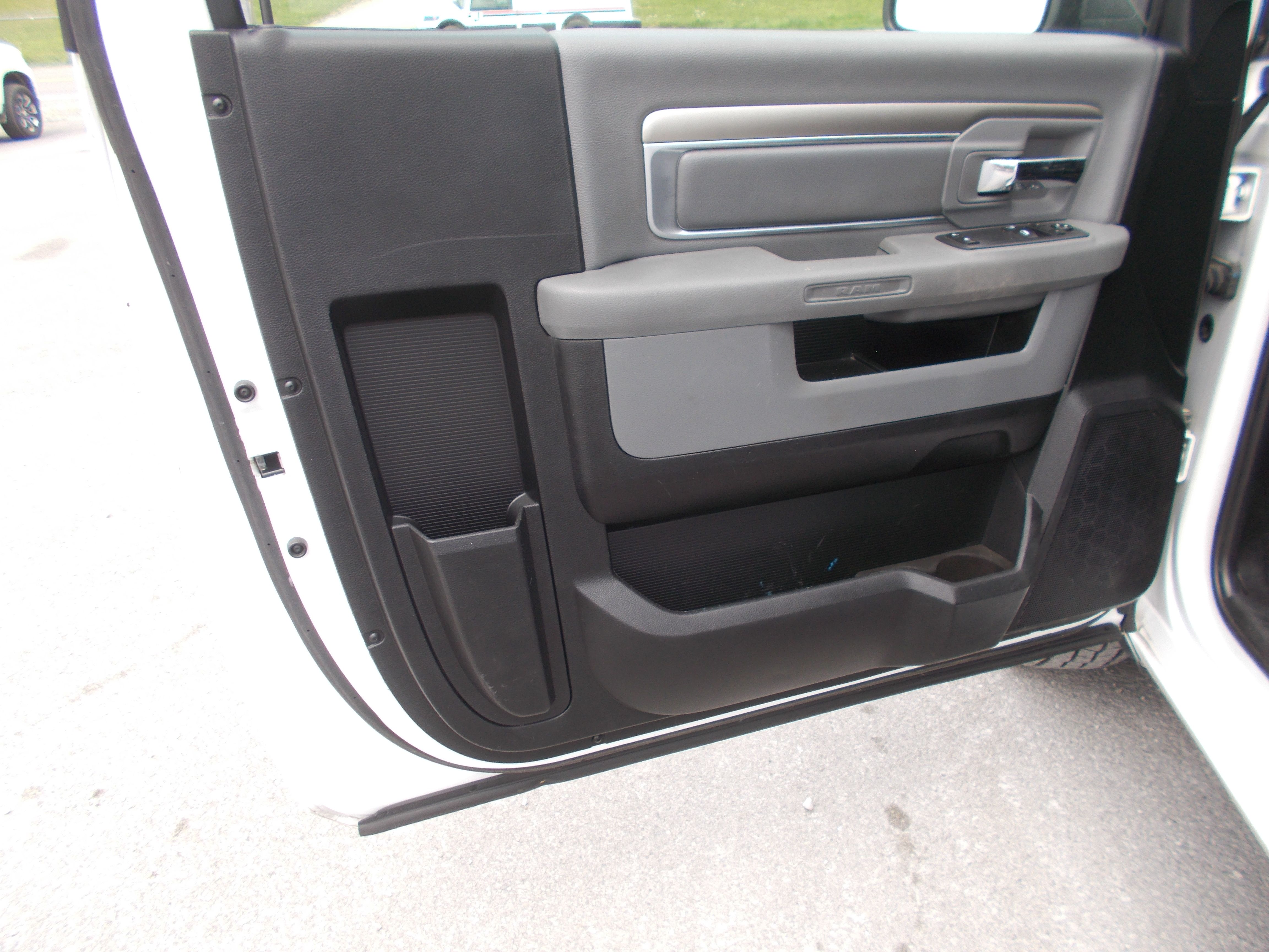 Used 2020 RAM 1500 Classic Tradesman RWD image 5