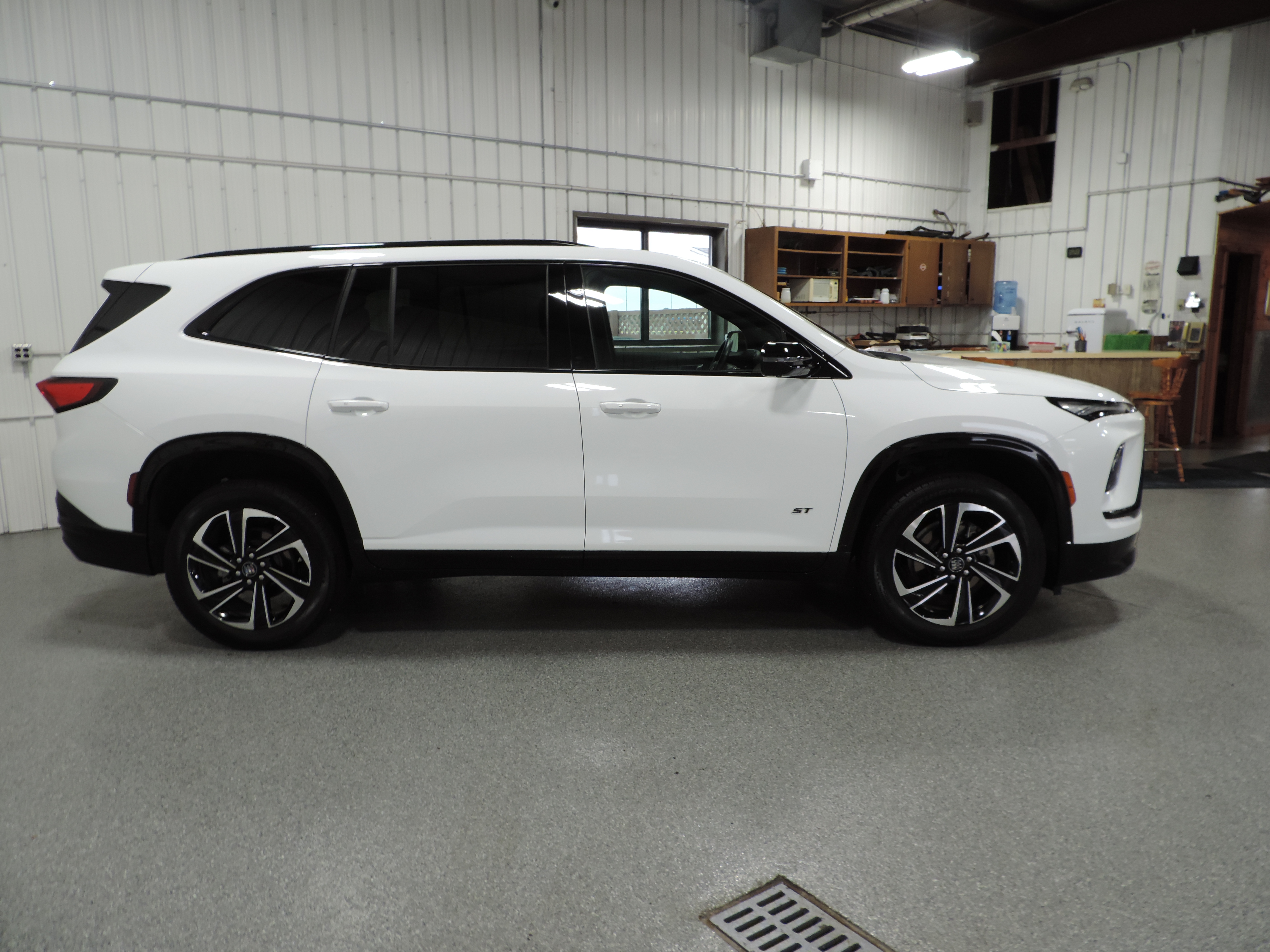 Used 2026 Buick Enclave AWD Sport Touring image 13