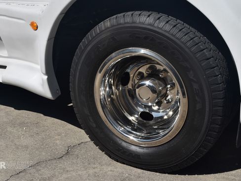 Used 2013 Chevrolet Express 3500 image 6