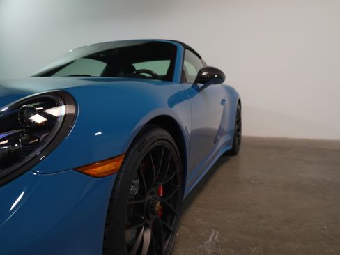 Used 2018 Porsche 911 Targa 4 GTS image 31