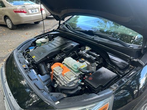 Used 2018 Hyundai Ioniq Hybrid Limited w/ Ultimate Pkg FWD image 26