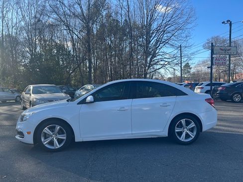 Used 2015 Chevrolet Cruze LT image 2