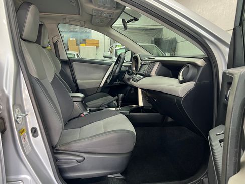 Used 2014 Toyota RAV4 XLE image 15