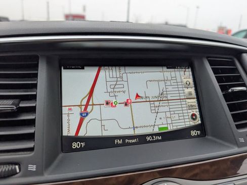 Used 2020 Nissan Armada SL image 11