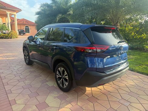 Used 2023 Nissan Rogue AWD SV image 5