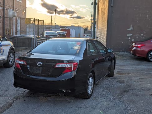 Used 2013 Toyota Camry LE image 5
